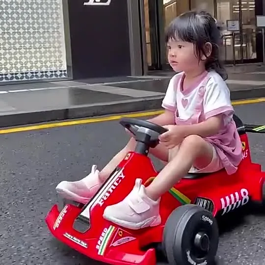 Kinder-Gokart-Fahrt im Auto, elektrisches Pedal-Gokart